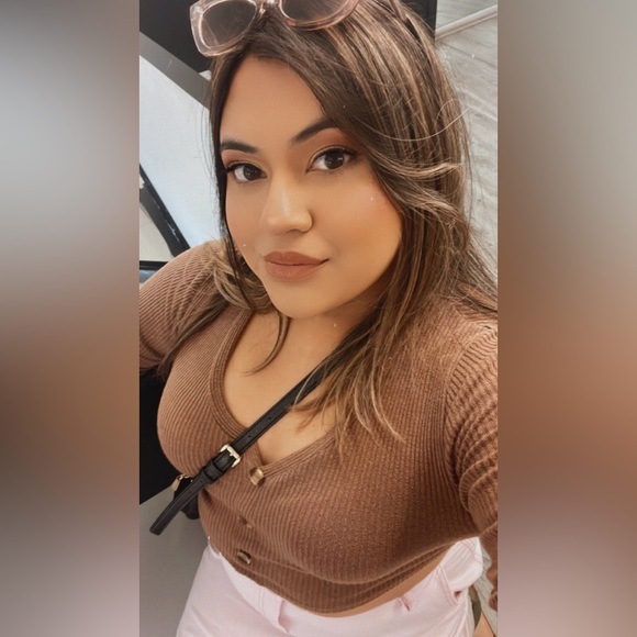 Hey Kitties 💕 - Picture 1 of 3